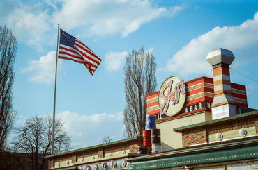 webp file named /photos/img/analog-warsaw-jeffs-bar.webp